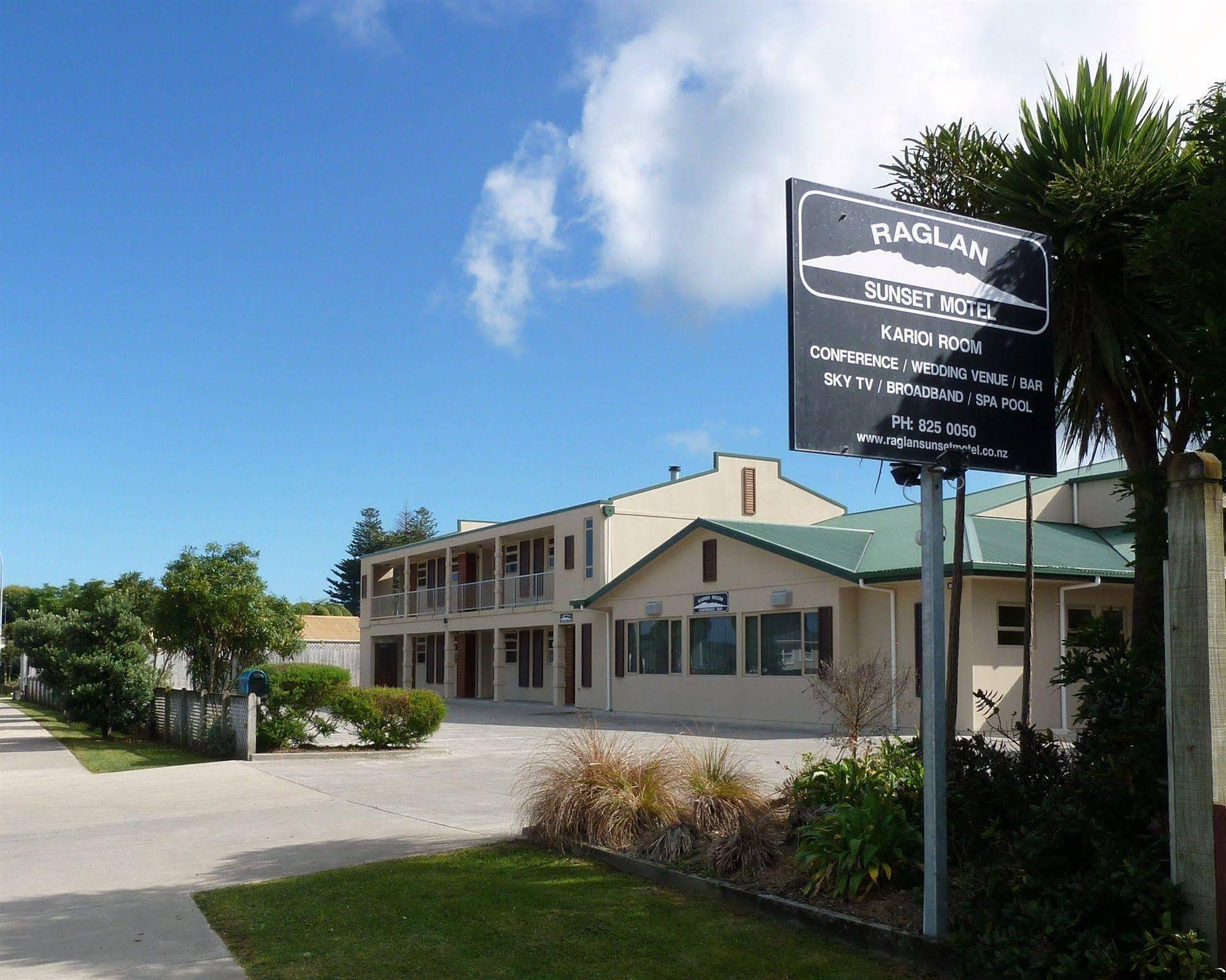 Raglan Sunset Motel And Conference Venue Exterior foto